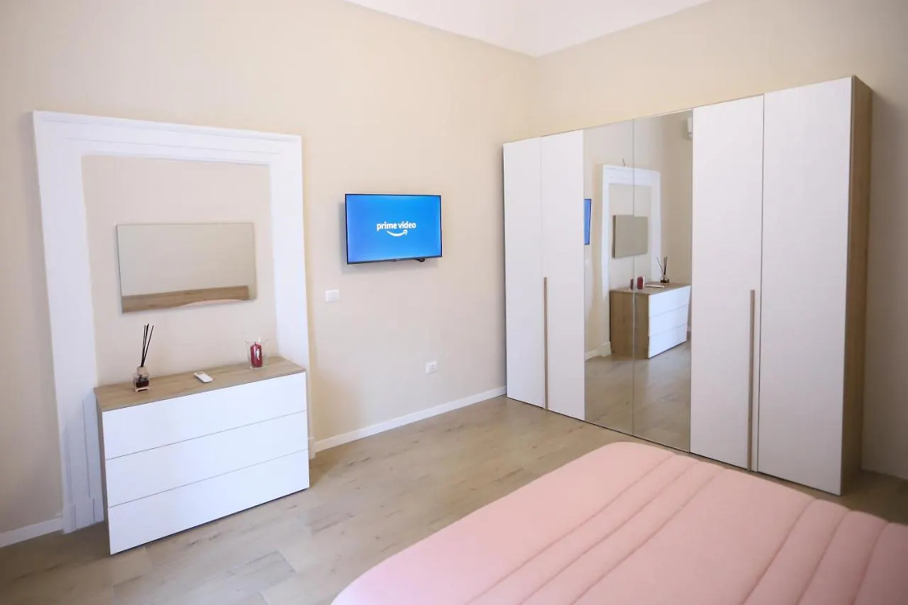 Dante-Port'Alba Exclusive Home Neapel Apartment