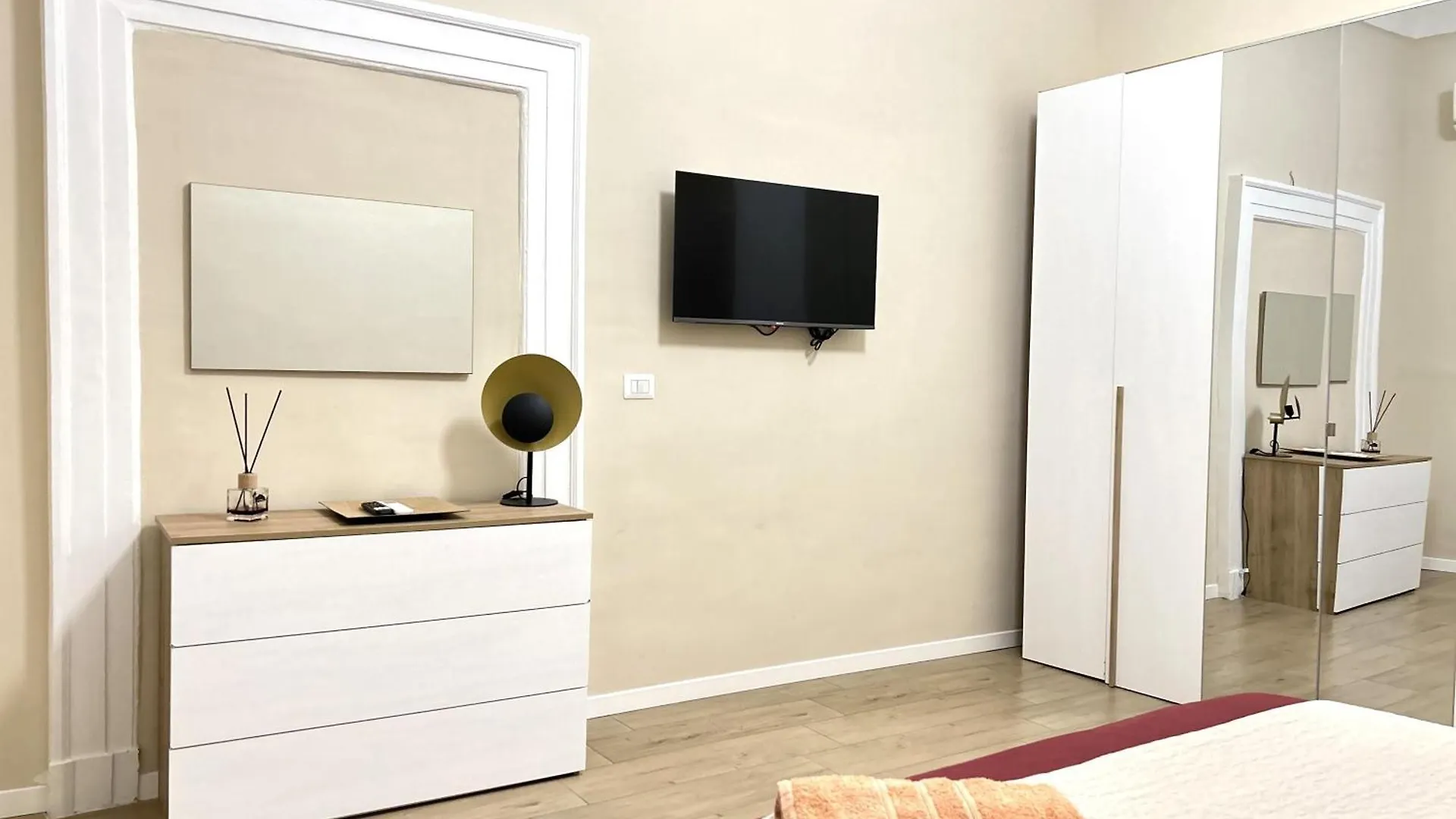 Dante-Port'Alba Exclusive Home Neapel 0*,