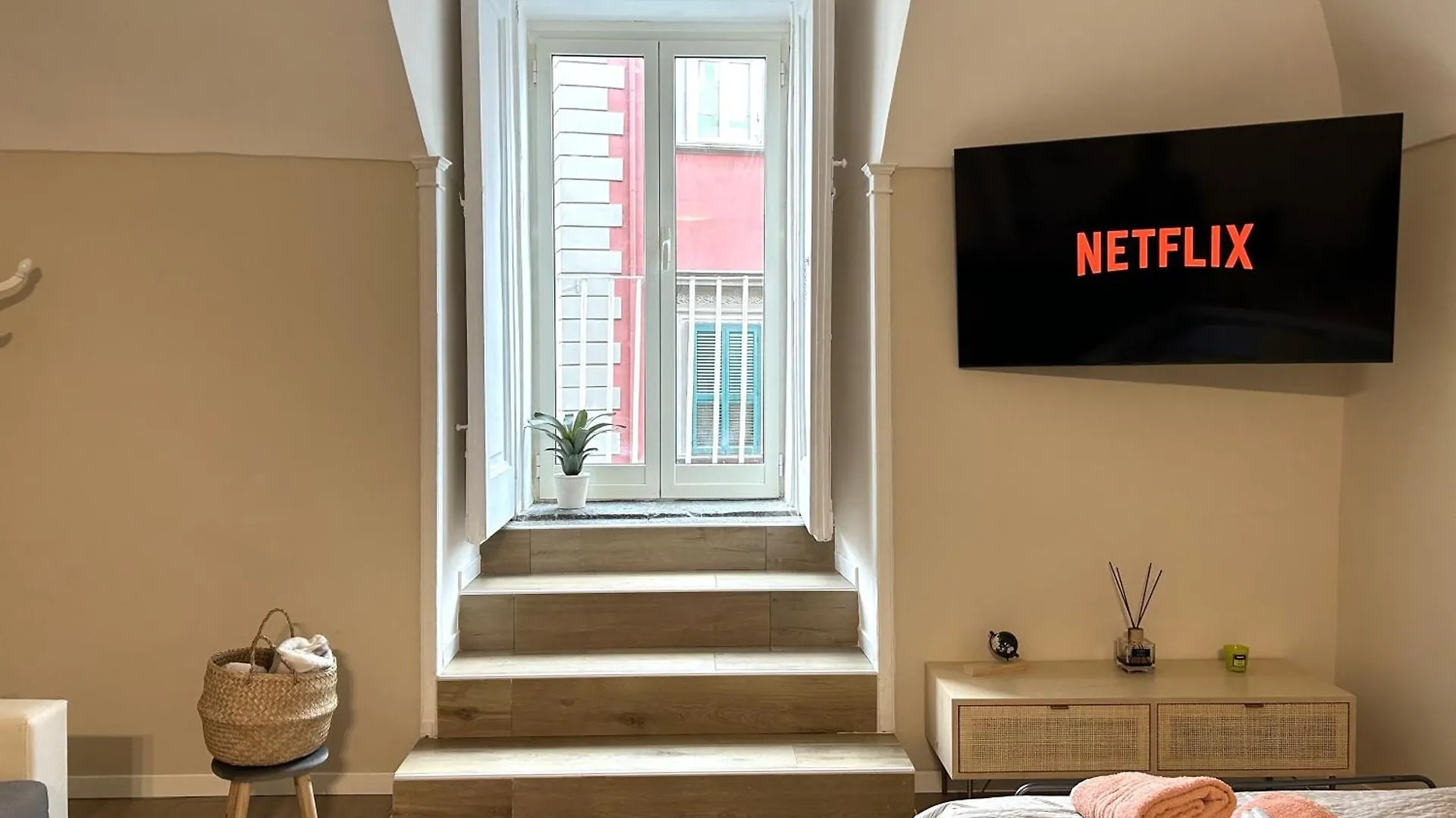 Apartment Dante-Port'Alba Exclusive Home Naples Italy